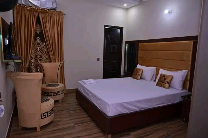 Family palace Hotel One - coed hostel in Lahore, Punjab