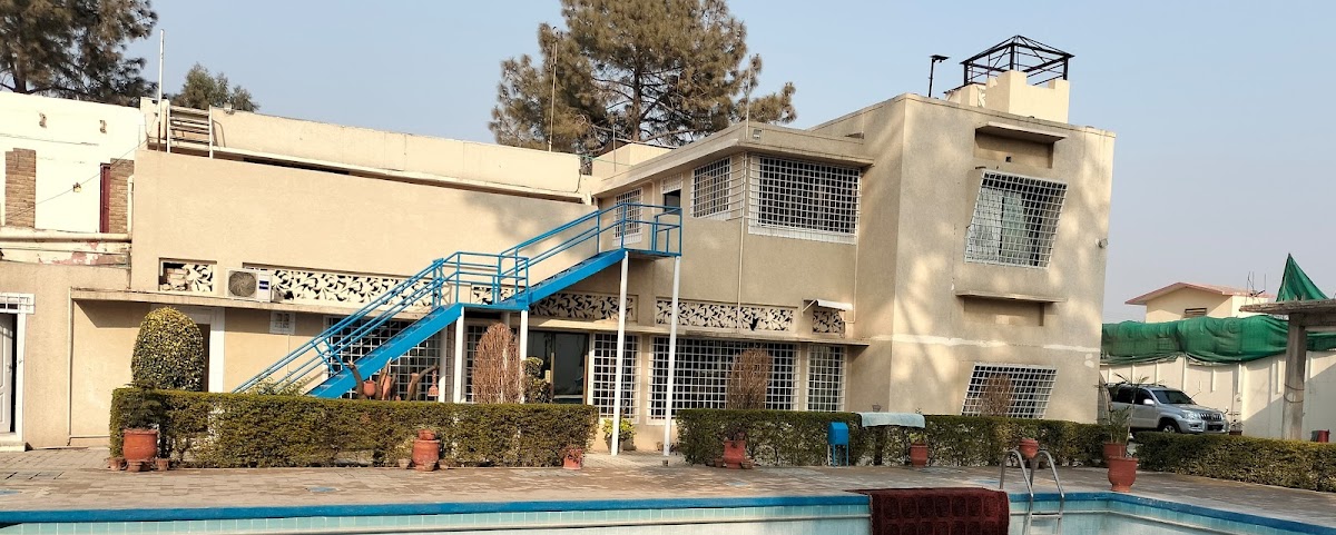Floria Hub Guest House - coed hostel in Peshawar, Khyber Pakhtunkhwa