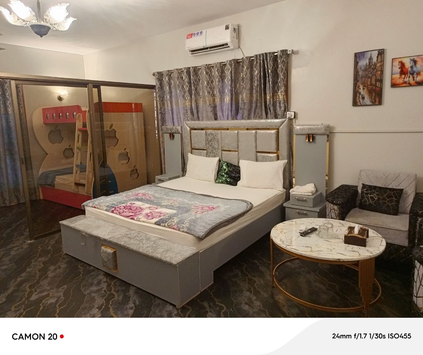 Hotel royalinn one family guest house - coed hostel in Karachi, Sindh