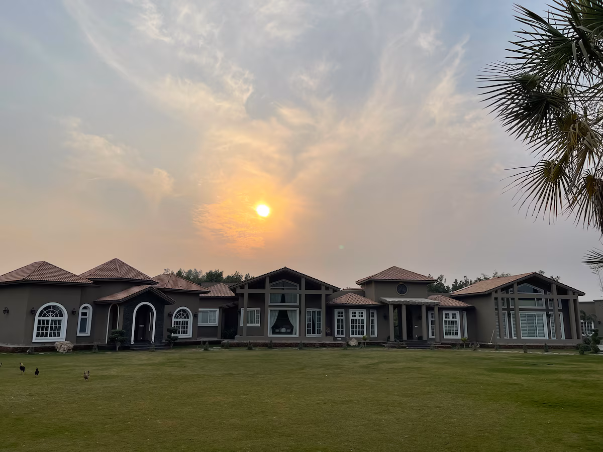 Farmhouses for Rent in Lahore Per Day: 2026 Rates by Road