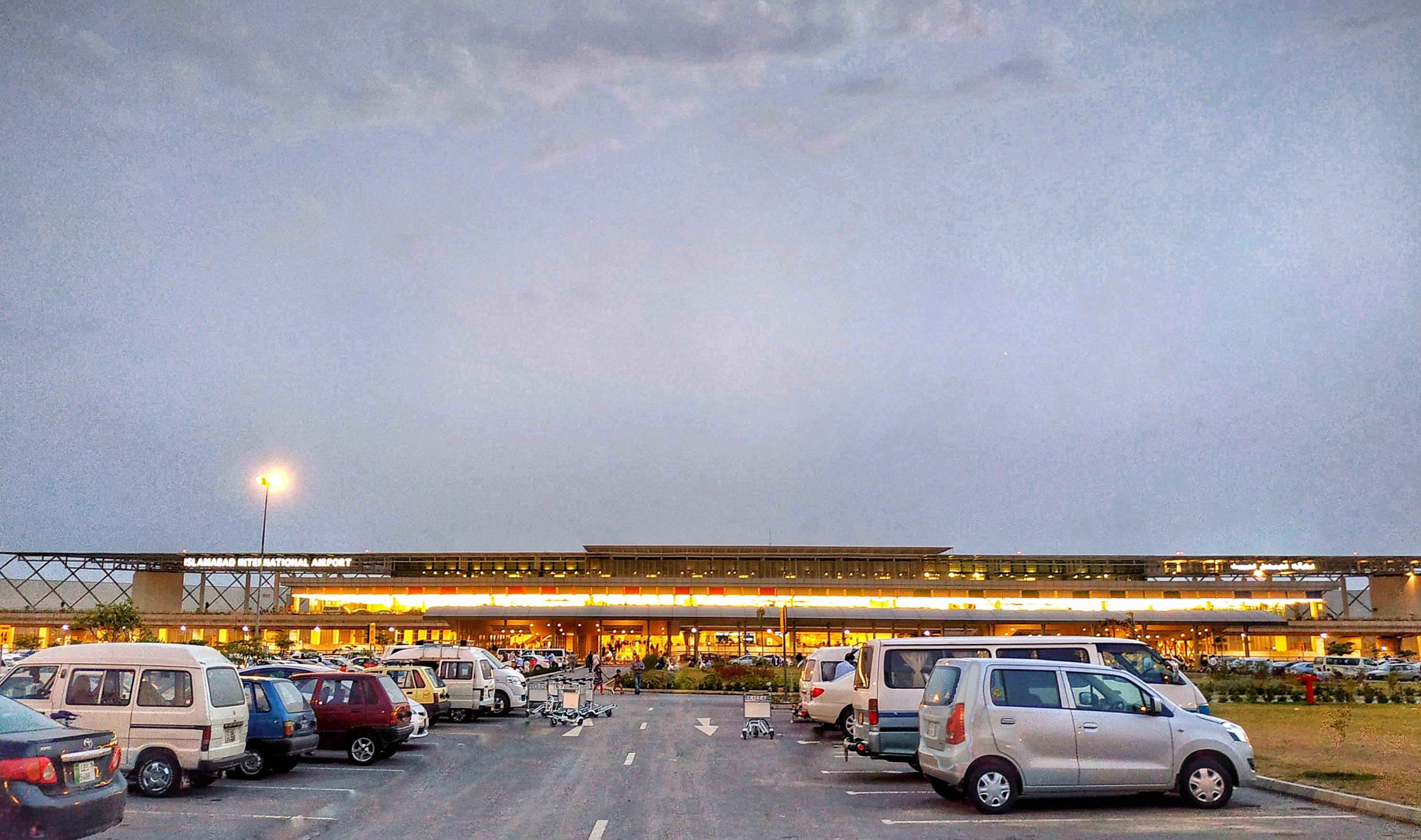 Where to Stay Near Islamabad Airport (2026): Closest Areas, Prices & Road-Closure Plan