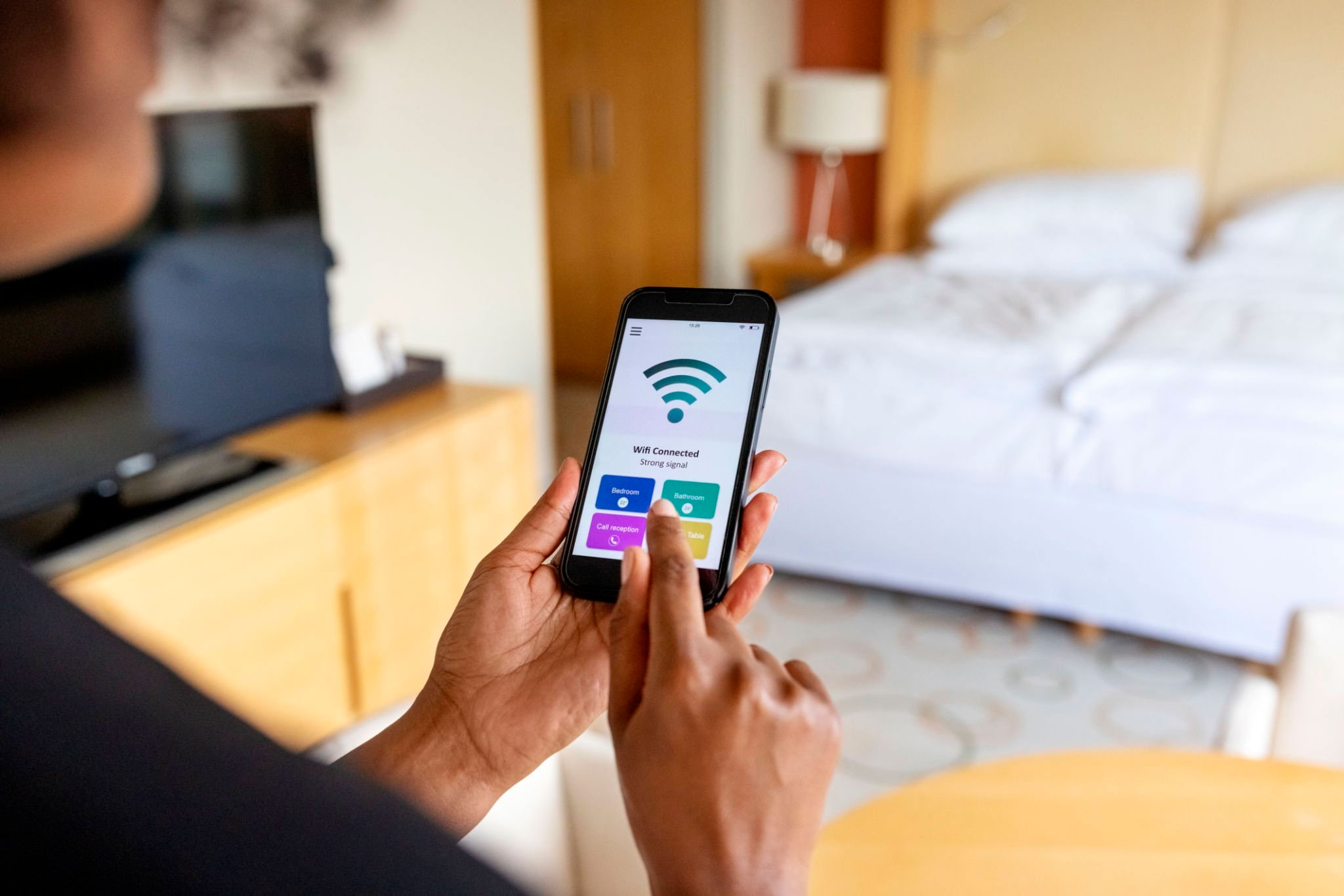 Hostel Amenities Decoded: What WiFi, Geyser & AC Claims Really Mean (With National Data)