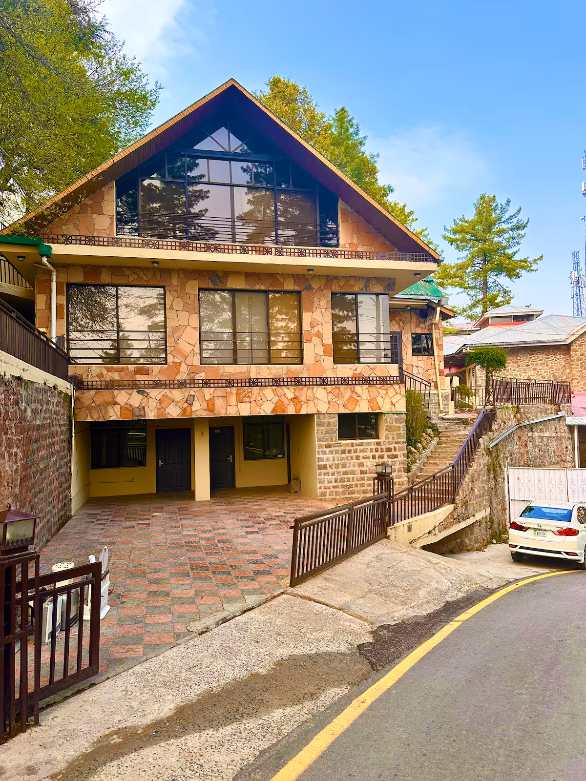 Guest House in Murree: 2026 Rates, Family Picks & Winter Tips