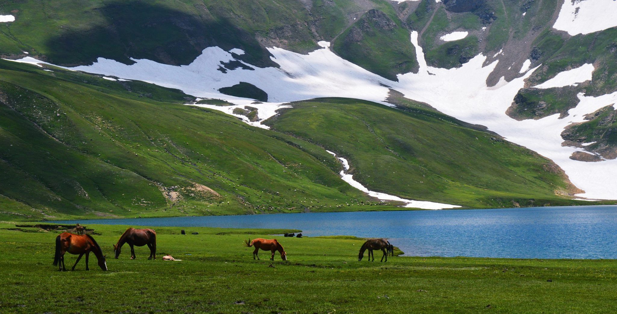 Hotels in Naran Kaghan (2026): Real Rates, Season Calendar & Where to Stay