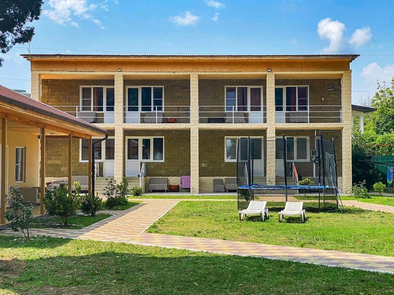 Weekly & Monthly Guest House Stays in Pakistan: Long-Stay Rates & How to Negotiate